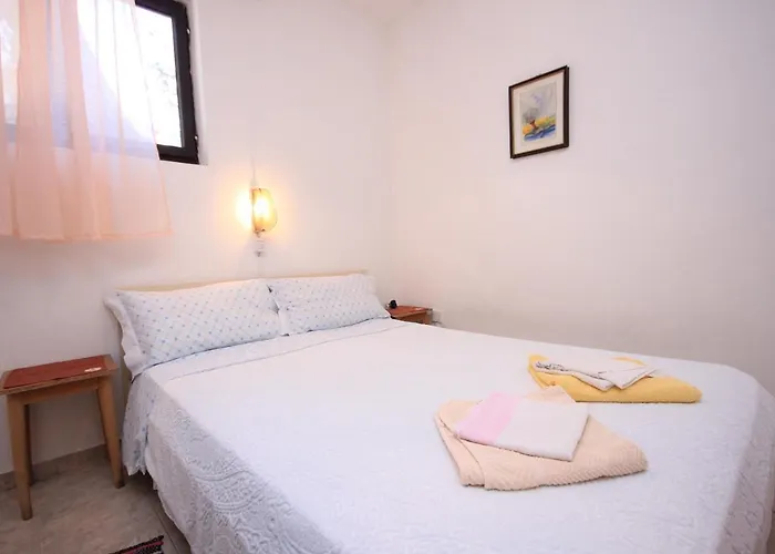 Holiday home Seaside Holiday House Artatore, Losinj - 7937 *